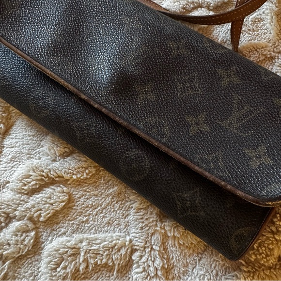 Louis Vuitton Twin GM Monogram Crossbody Vintage Long Flap Pochette Authentic - Picture 13 of 16